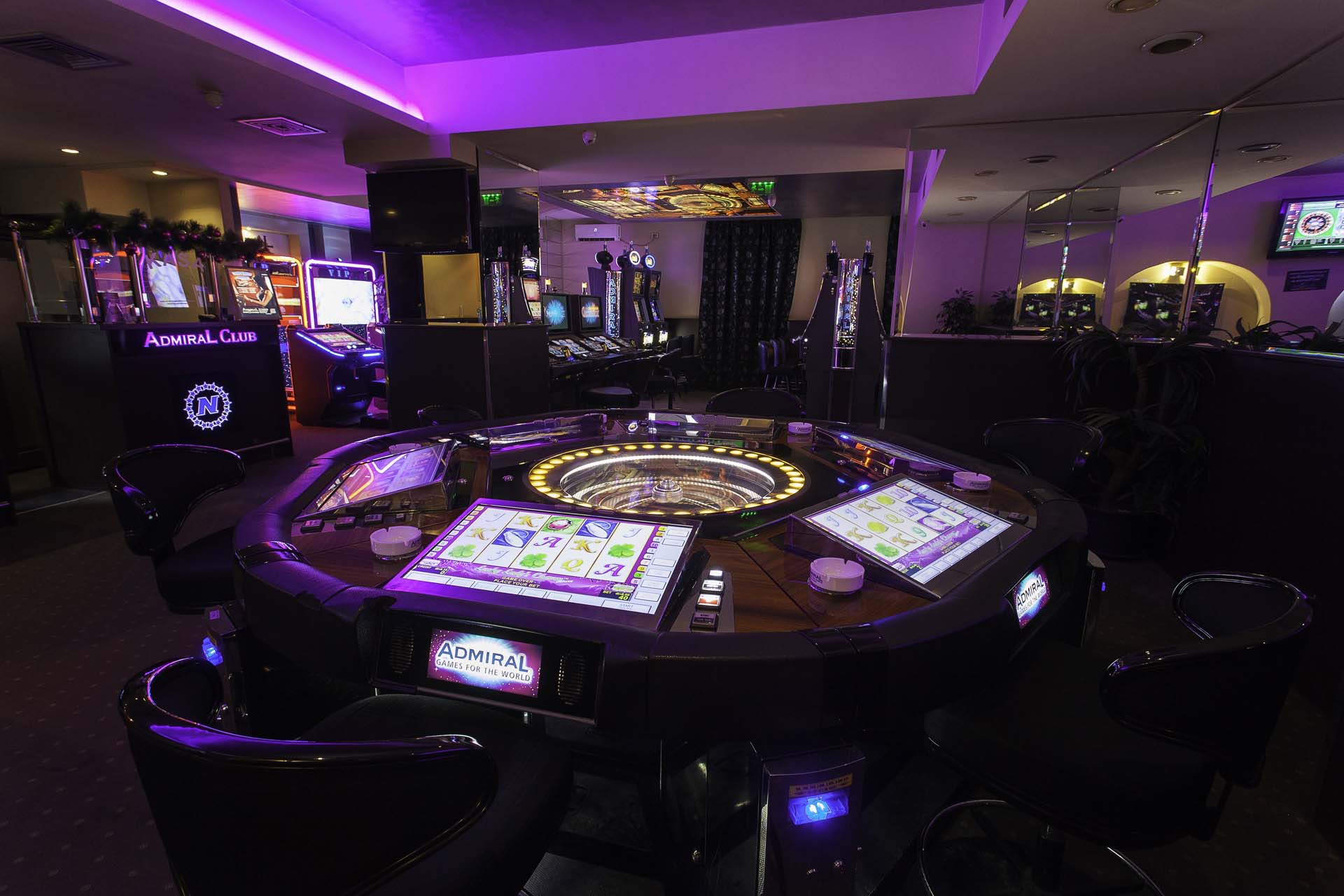 игровой зал казино адмирал